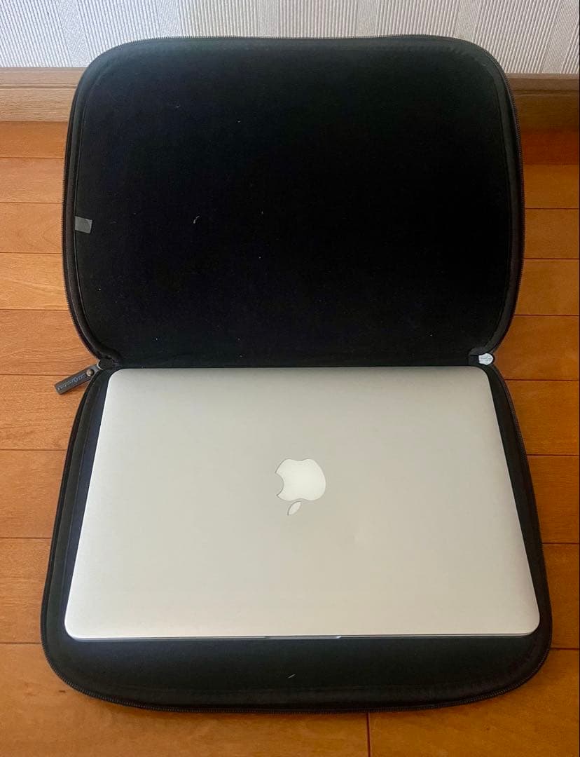 Apple MacBook Pro13インチ 本体と付属品