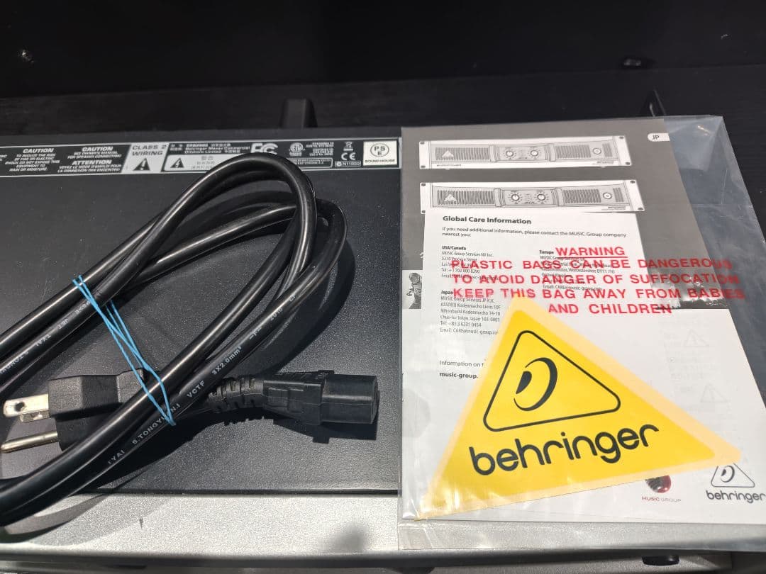 動作品　ベリンガー　パワーアンプ　EPQ2000 BEHRINGER