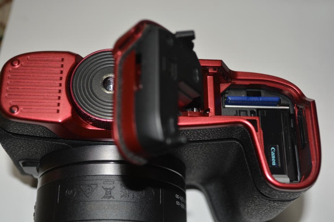 Canon EOS Rp ミラーレスカメラ レンズ込み