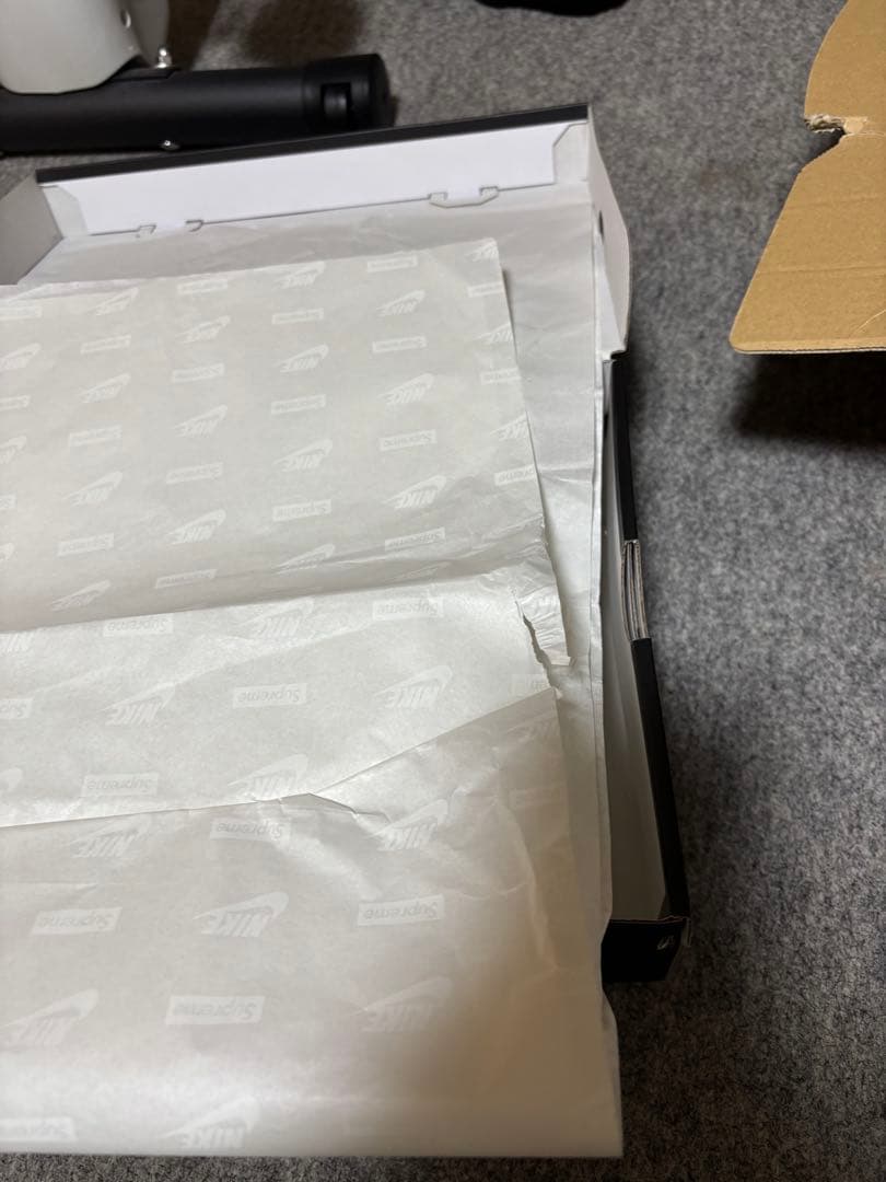 Supreme × Nike Air Force 1 Low