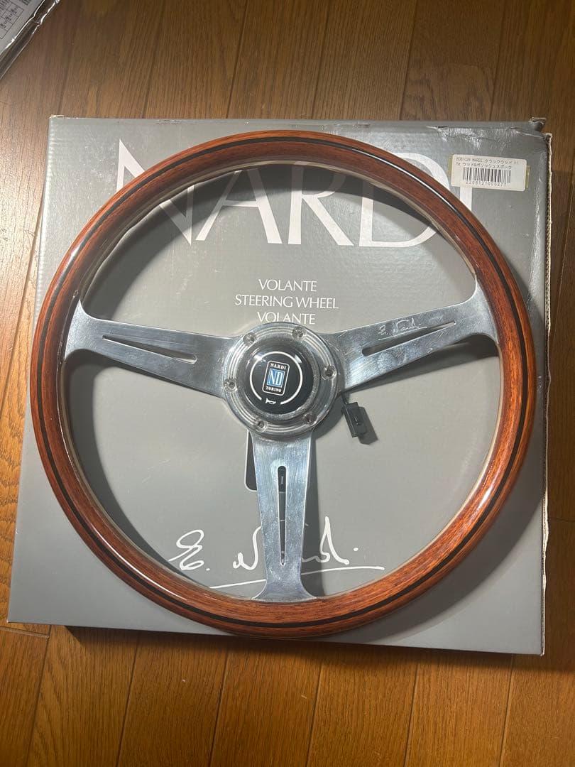 l*z様 ナルディー　NARDI ステアリング ウッド ホーンボタン付
