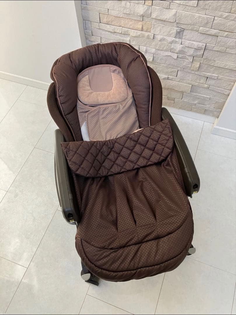 アップリカ ユラリズム オートHIDX ハイローベッド チェア