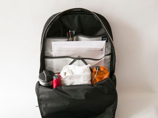 NIZYU KANOニジュウカノウブラックリュック A4サイズ対応