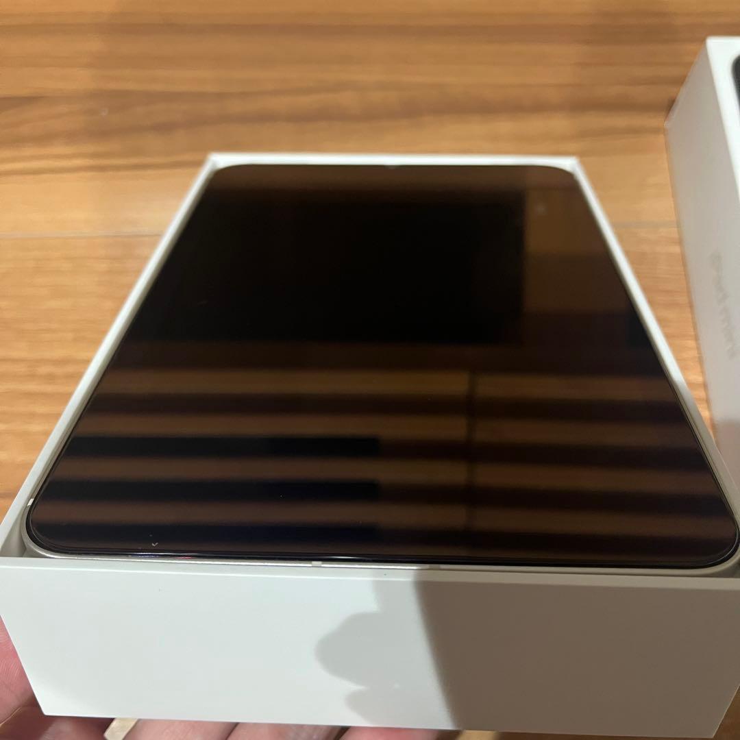 美品　iPad mini 第6世代 セルラーモデル 64GB スターライト
