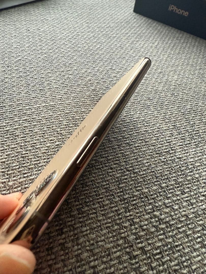 iPhone11Pro 256G ゴールド 箱・イヤホンあり 一部画面割れ