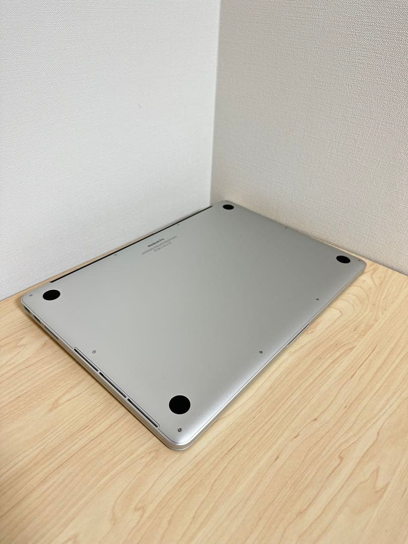 美品MacBook Pro i9/32GB/SSD 2TB 【本日中に発送可能】