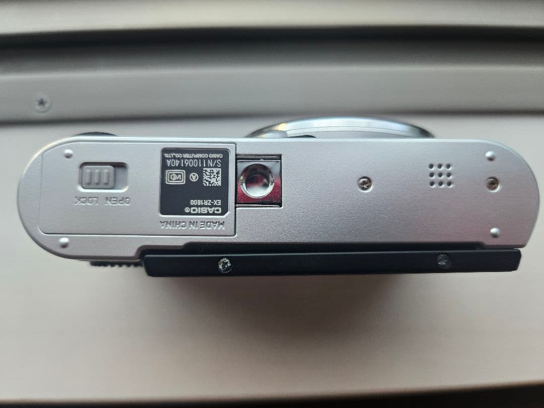 CASIO EXILIM zr 1800 黒