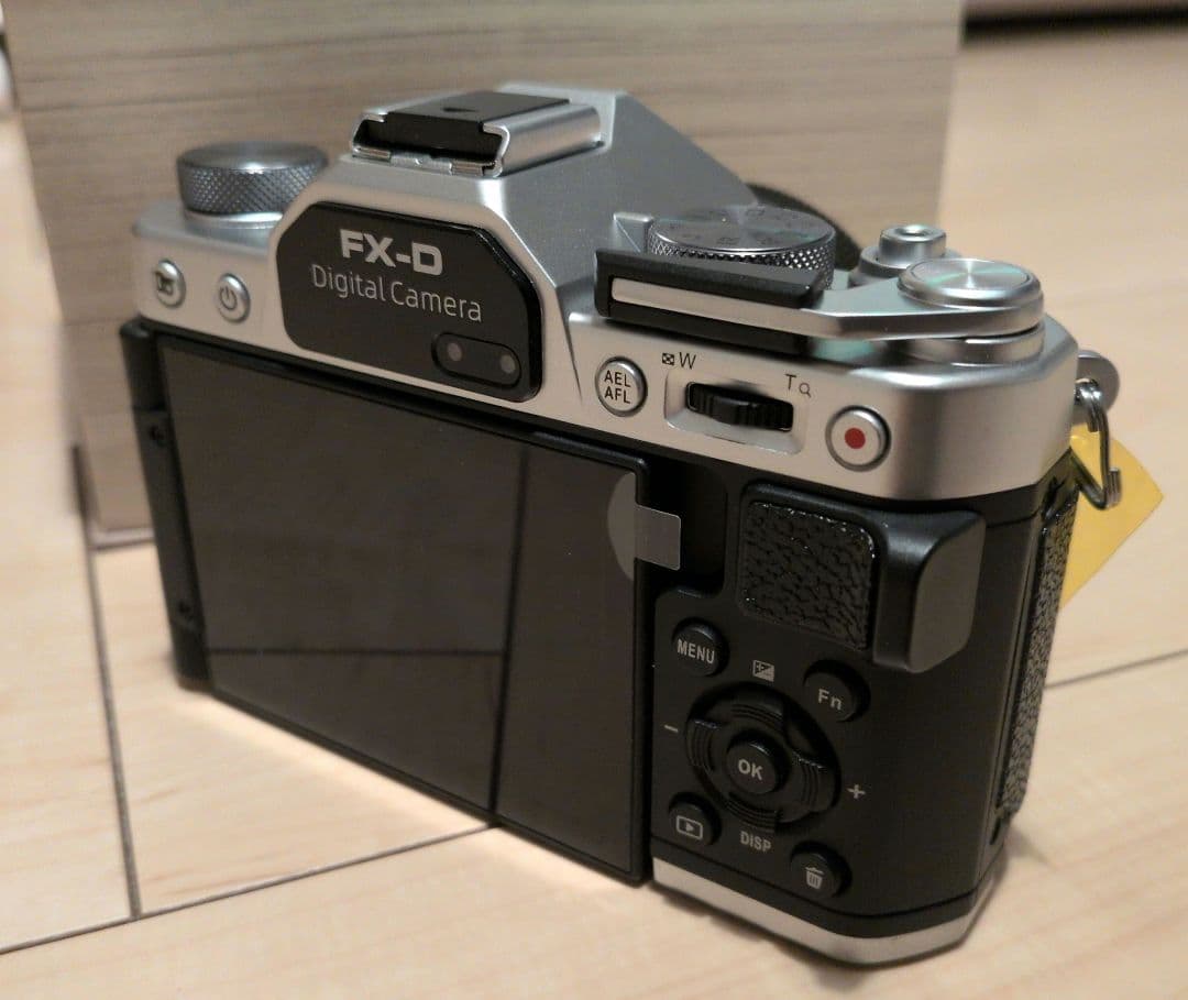 YASHICA FX-D100 デジタルフィルムシミュレーションカメラ