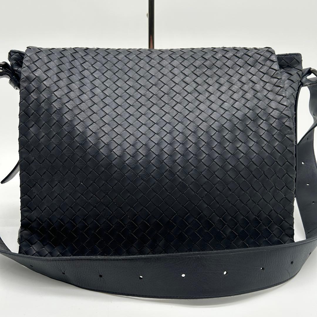 【美品】ボッテガヴェネタ ショルダーバッグ イントレチャート レザー ブラック