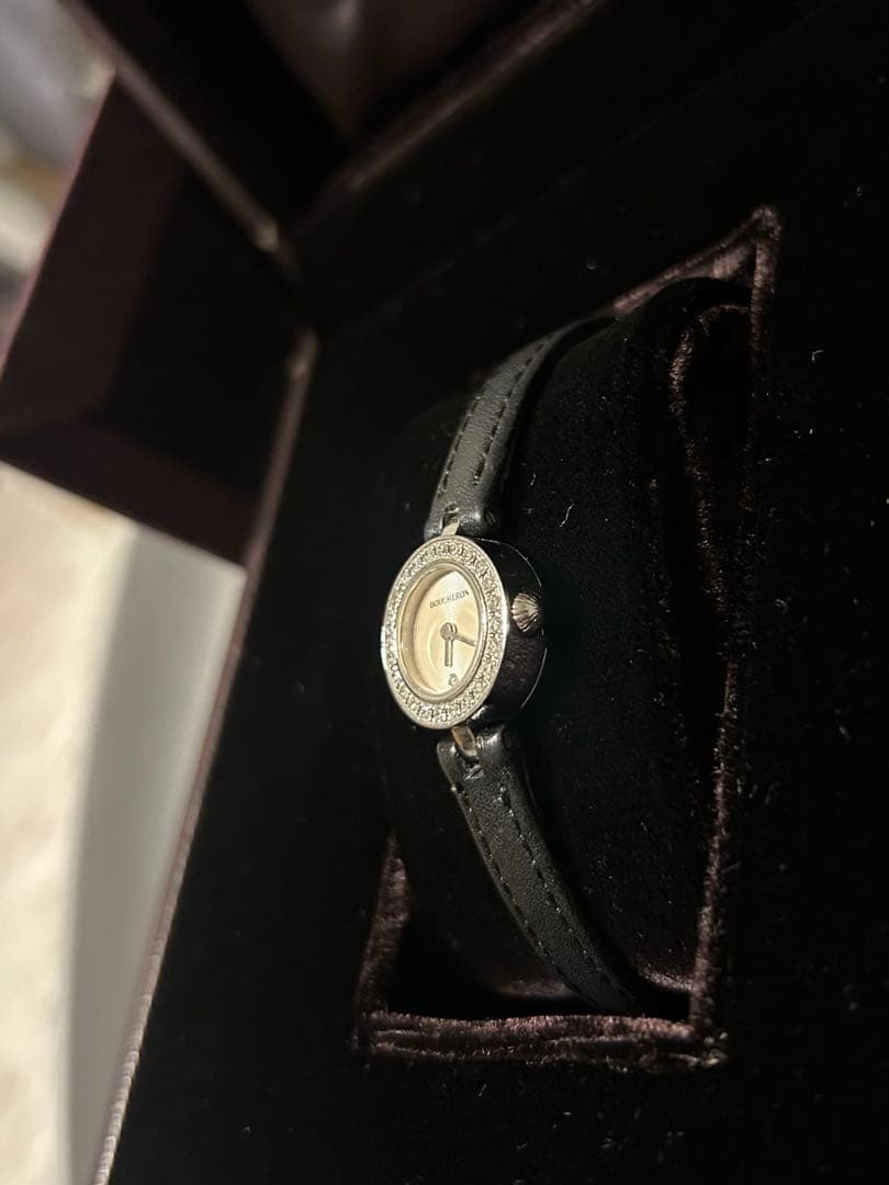 Boucheron ダイヤ腕時計　マジョリー