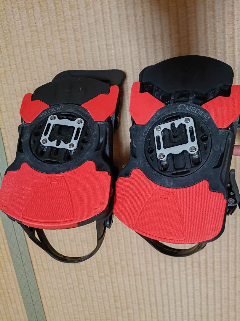 SALOMONスノーボードビンディング ホログラム