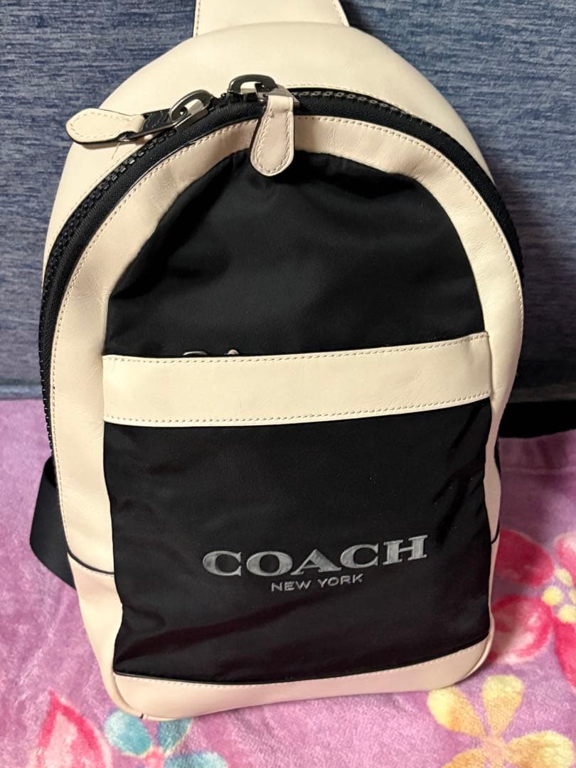 COACH ボディバッグ 黒/ベージュ