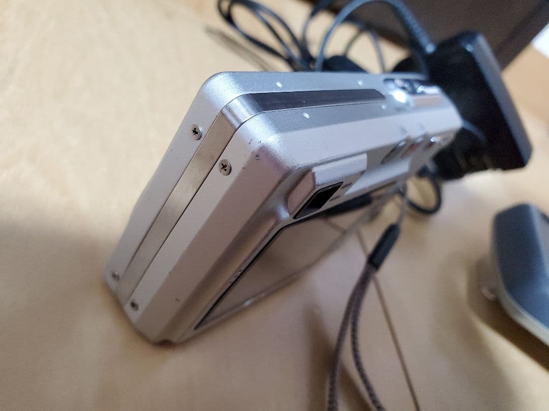 CASIO EXILIM EX-Z40 シルバー デジタルカメラ デジカメ