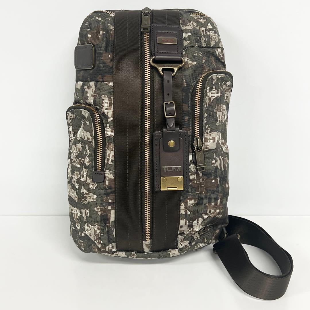 【未使用】TUMI ボディバッグ　ショルダー　迷彩柄　ワンショルダー