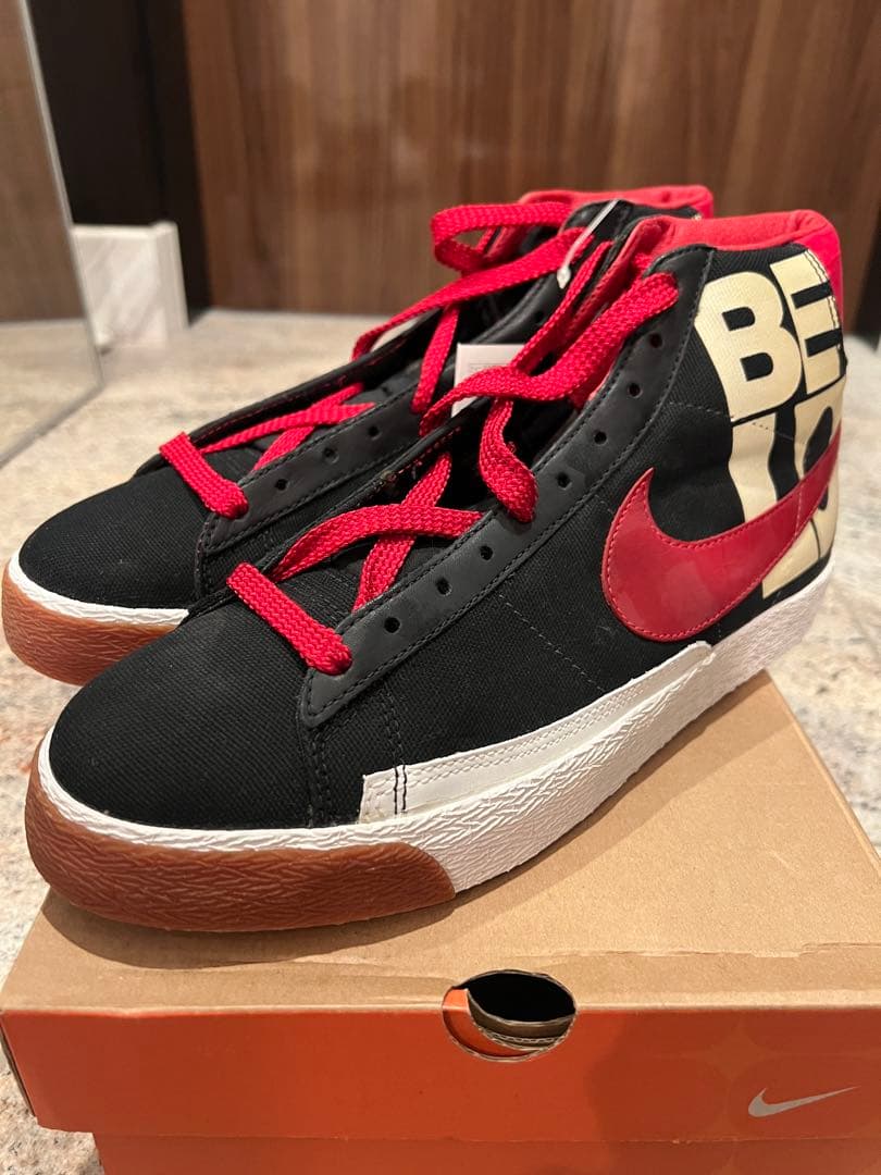 新品未使用 2005年 NIKE BLAZER 73 ビューティフルルーザーズ