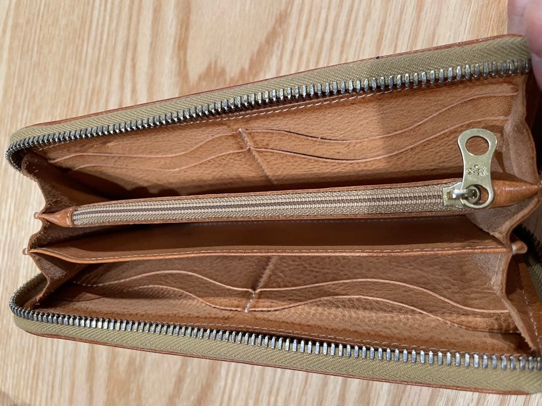 イルビゾンデ　ジップアラウンド ロングウォレット