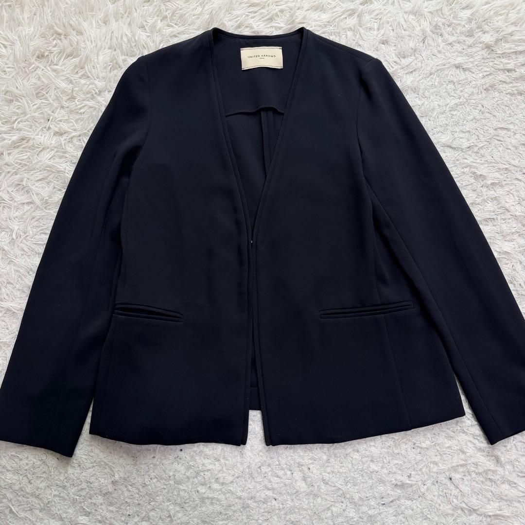 近年美品　ユナイテッドアローズ　パンツスーツ　ノーカラー　トリアセテート　黒