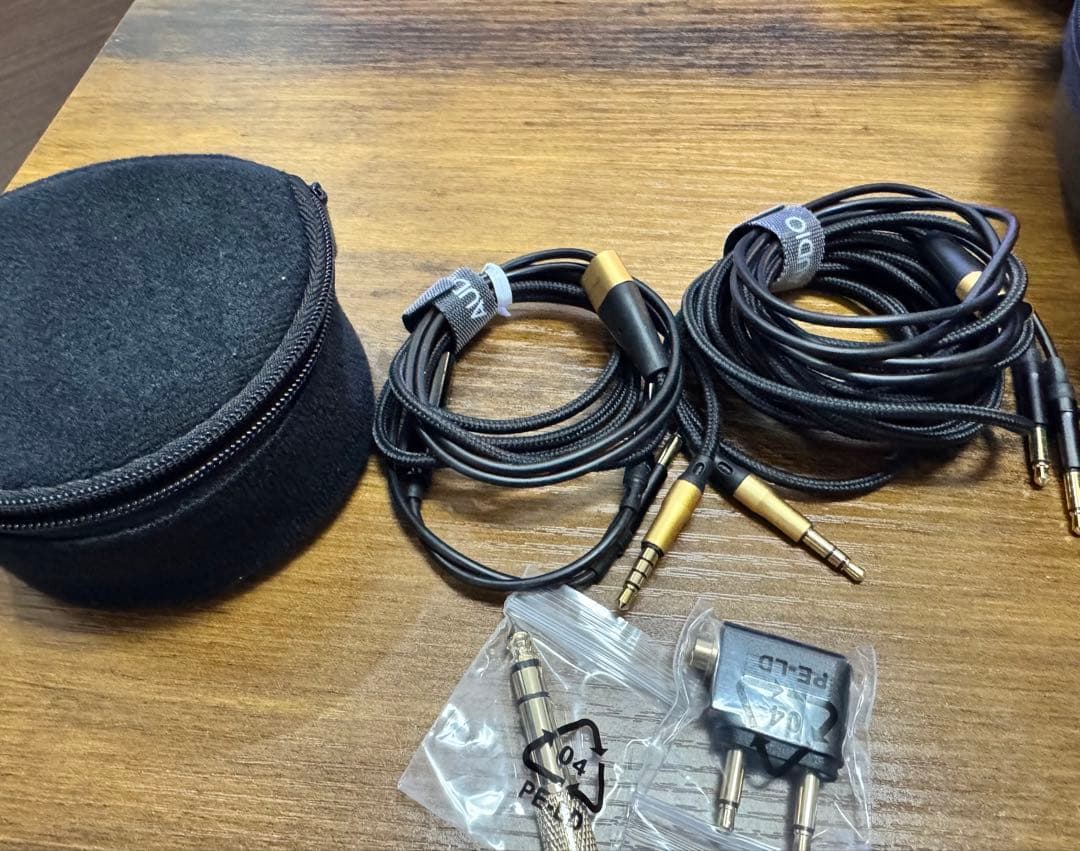 MEZE 99 CLASSICS Walnuts Gold ヘッドホン