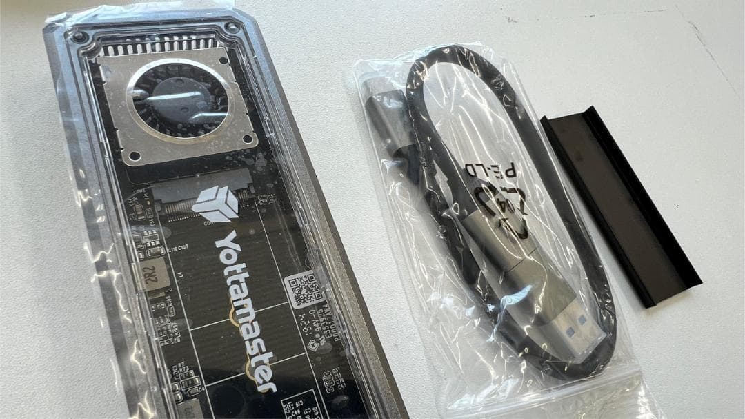 ORICO M.2 SSD 外付けケース【USB4 40Gbps超高速】工具不要