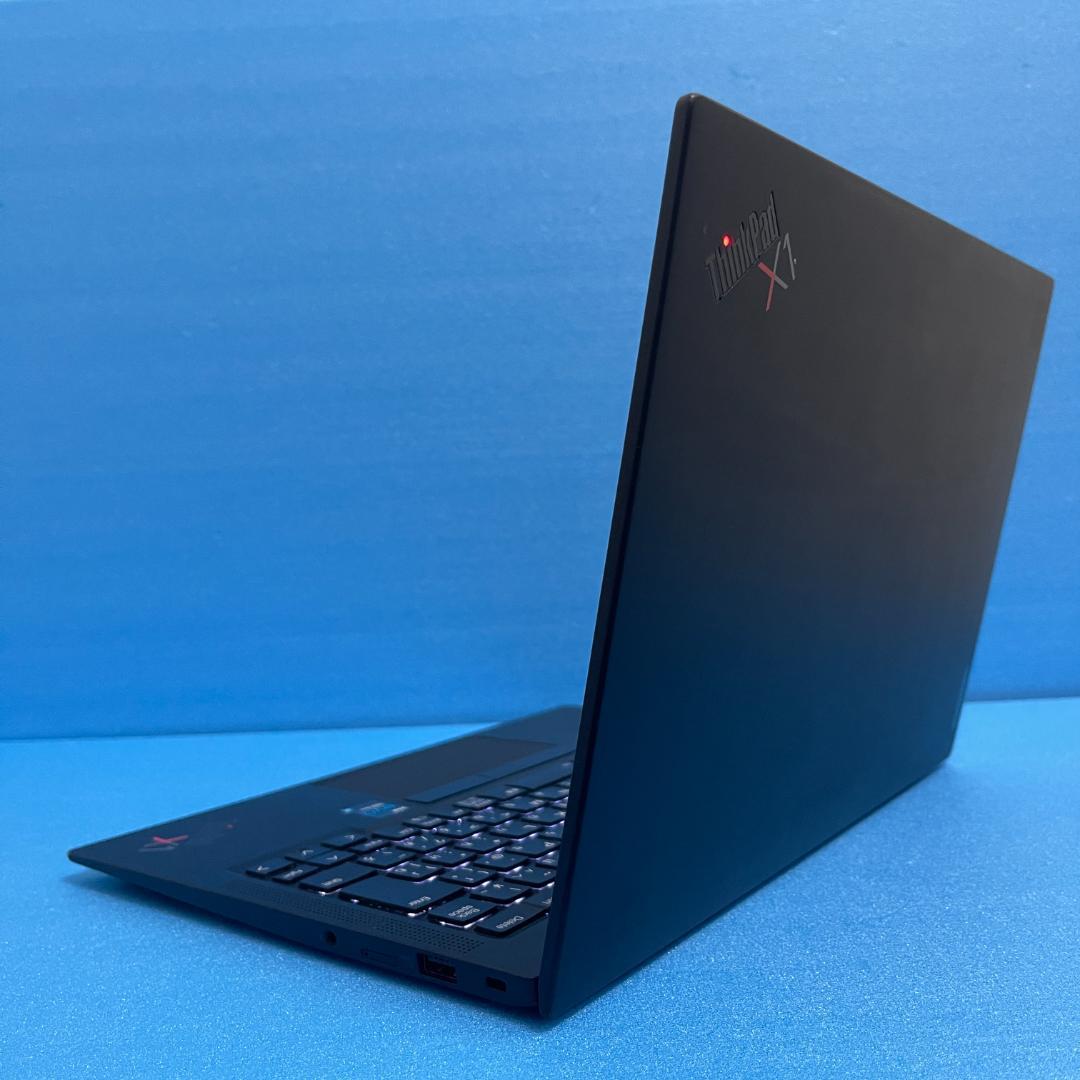 ThinkPad X1 Carbon Core i7 第11世代|タッチパネル