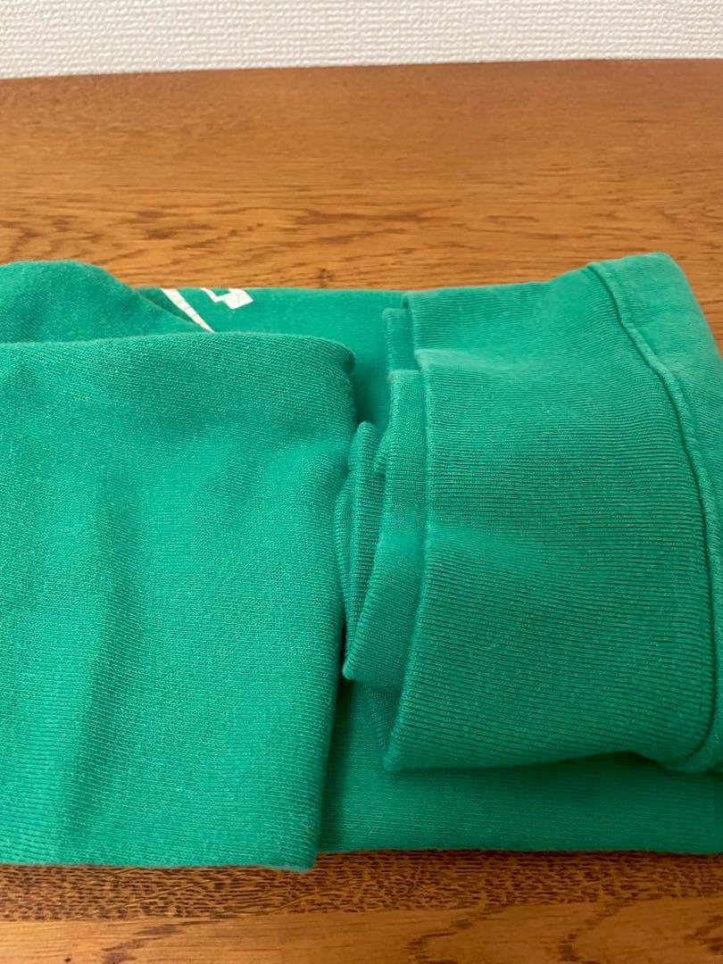 ウィムガゼット　プリントロゴ裏毛プルオーバー　グリーン