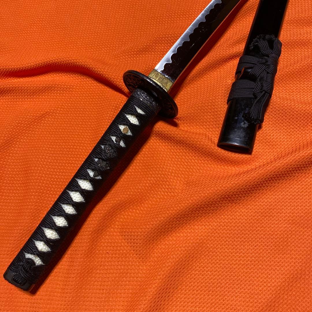 上級模造刀 黒柄 雲龍楕円鍔 菊図柄黒呂鞘