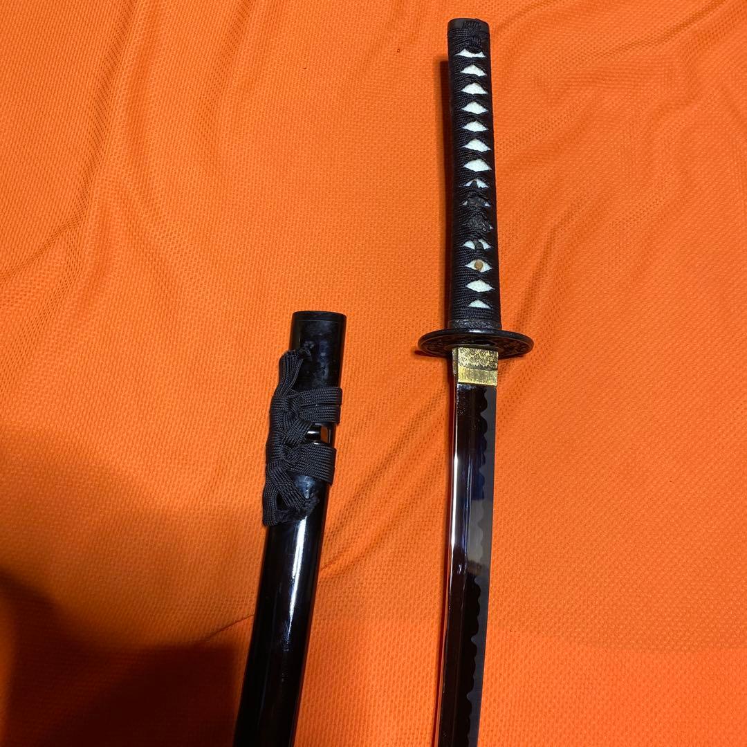 上級模造刀 黒柄 雲龍楕円鍔 菊図柄黒呂鞘