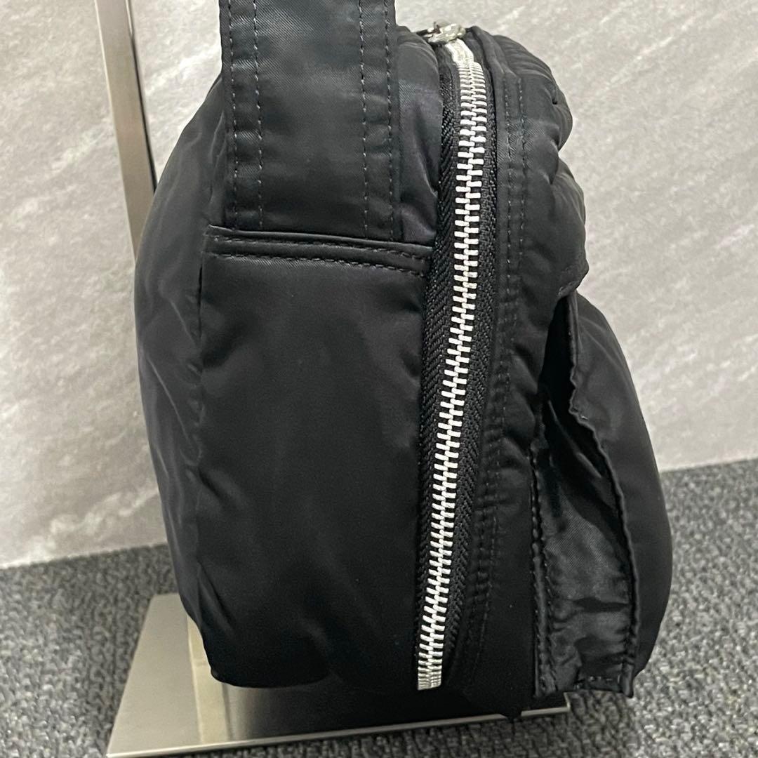 極美品 廃盤品✨ PORTER タンカー ２層 ブラック ショルダーバッグ