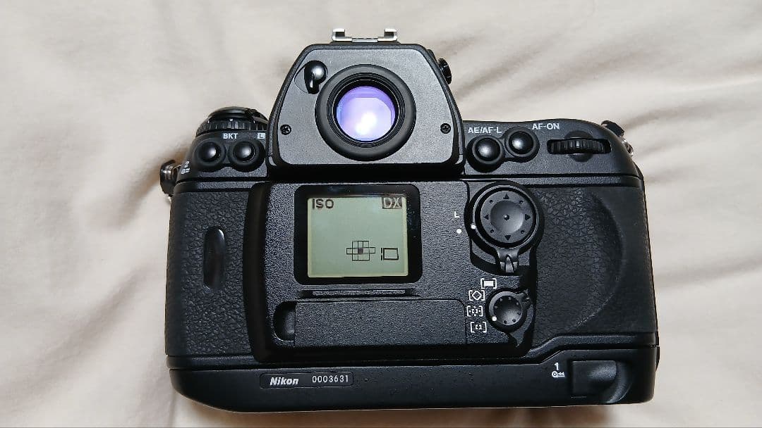 Nikon F6 一眼レフカメラ ストラップ付き
