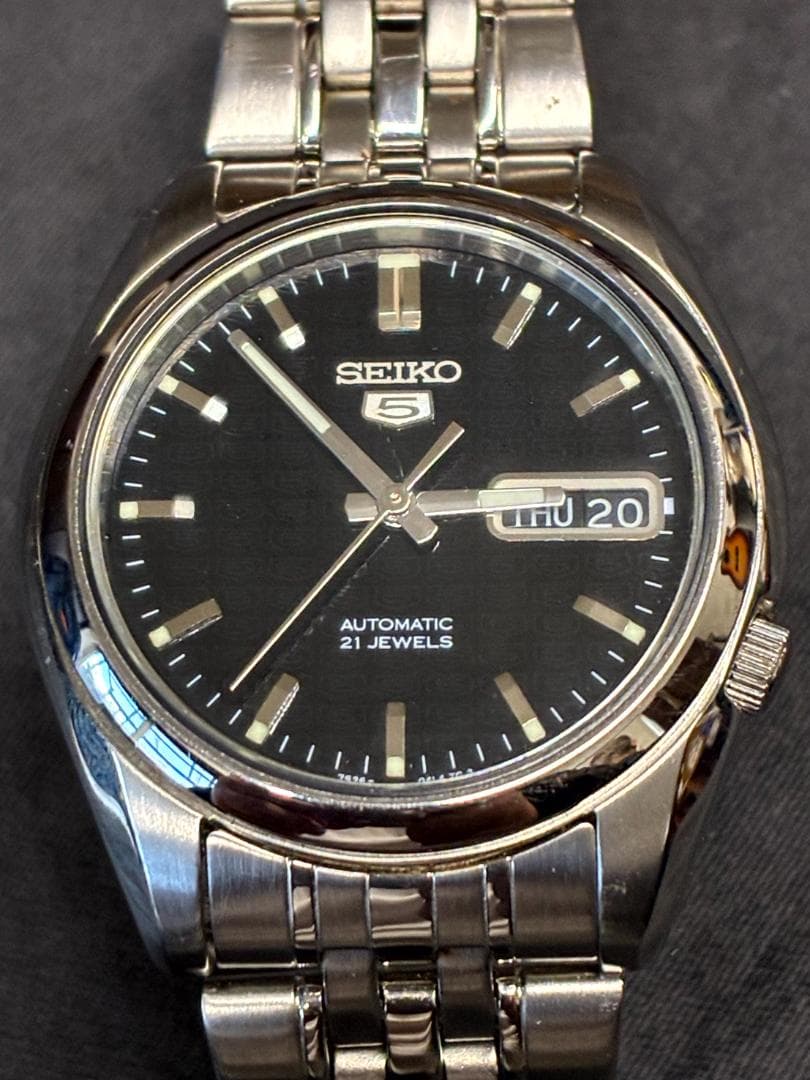 SEIKO５ 自動巻き 21ジュエル 黒文字盤