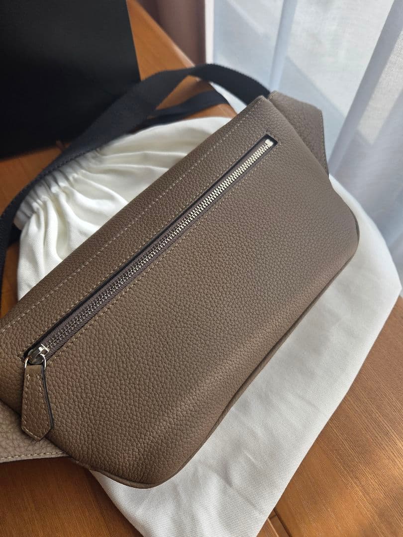 ボナベンチュラ☆極美品 リアムクロスボディバッグ ☆