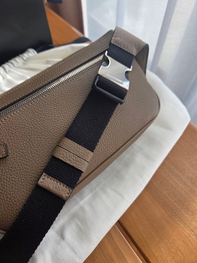 ボナベンチュラ☆極美品 リアムクロスボディバッグ ☆