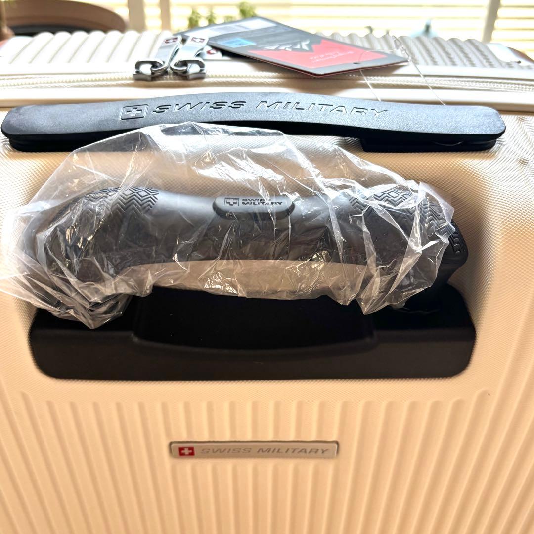 【新品】スイスミリタリー 38.5L スーツケース ホワイト 機内持ち込みサイズ