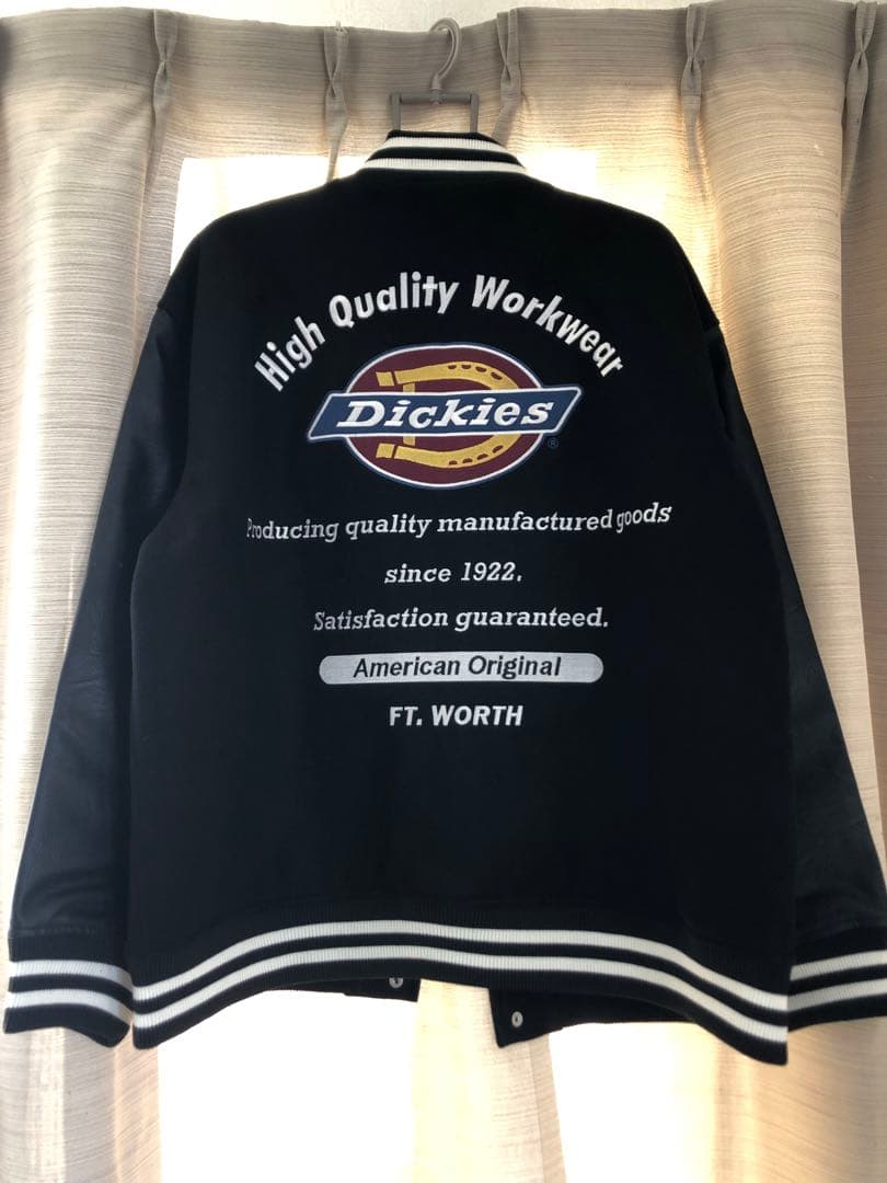 Dickiesスタジャン