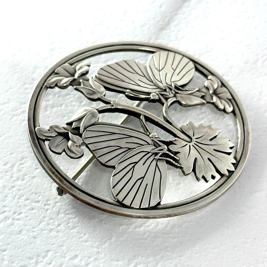  　283 ブローチ　シルバー　アーノマリノウスキー