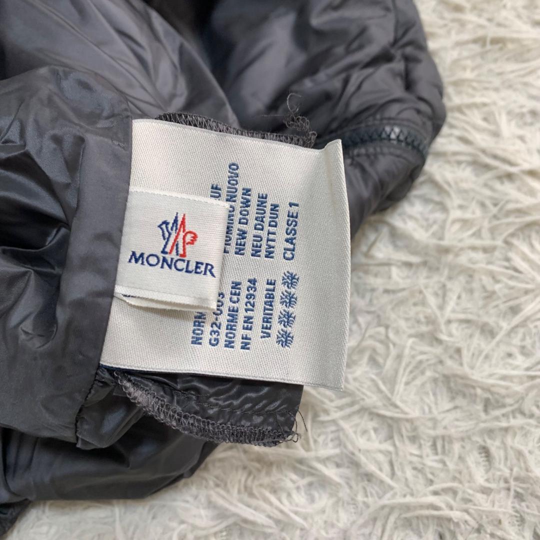 16272✨レア✨MONCLER ドッキング パンチング加工 ダウンベスト