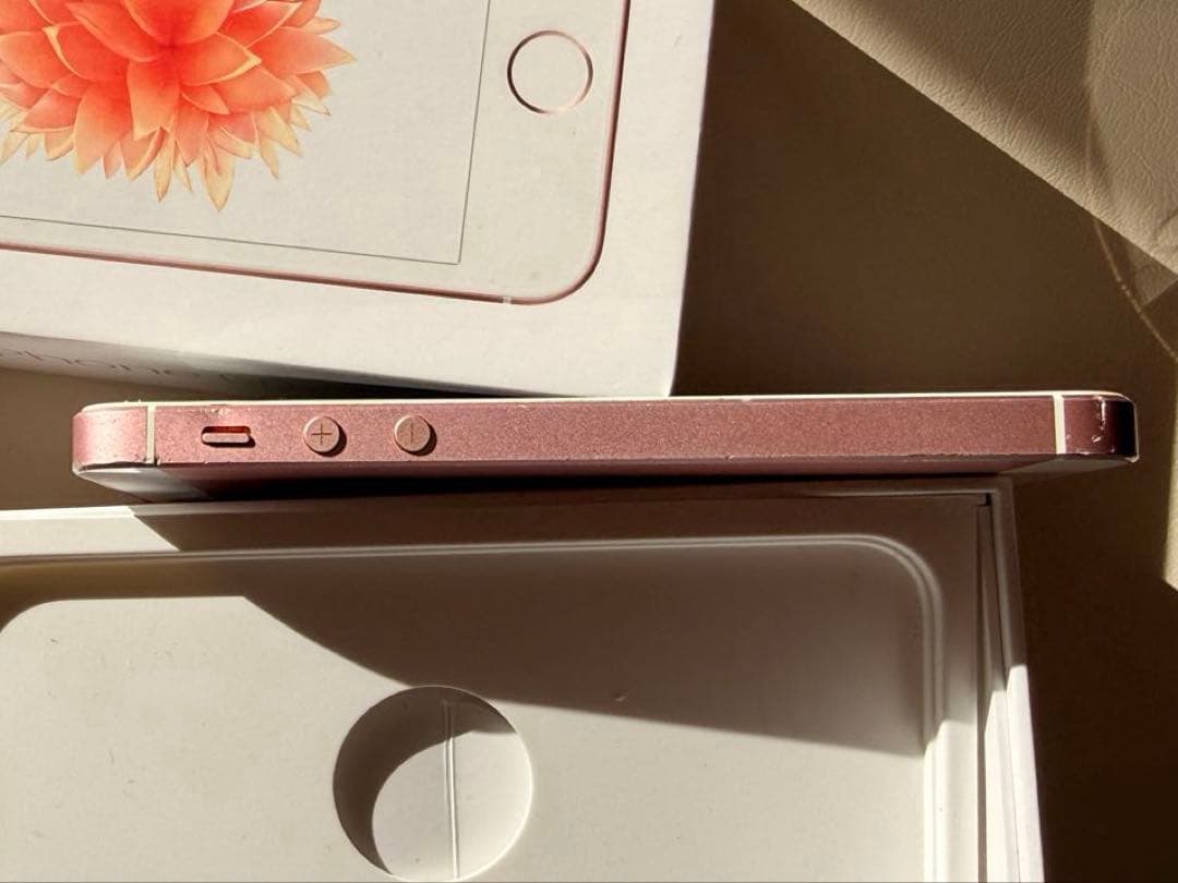 スマートフォン本体 iPhone SE 128GB