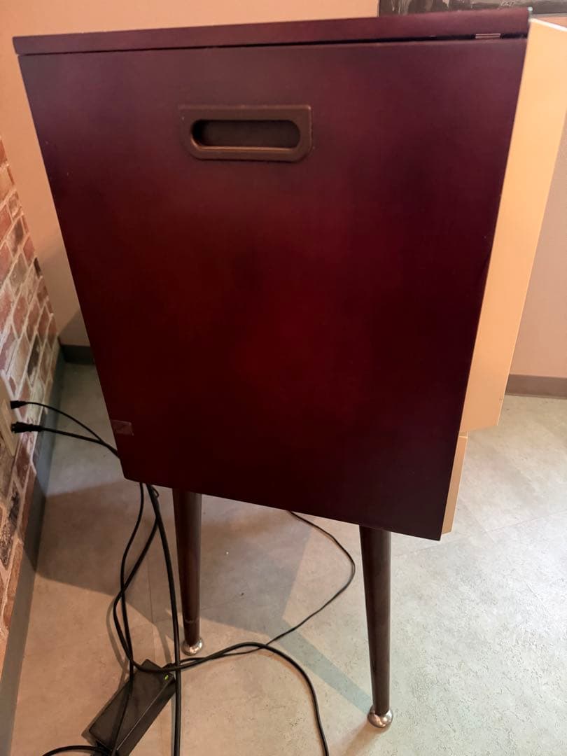 ドウシシャ　レトロ風テレビ 　VT−203BR 長脚 短脚 あり