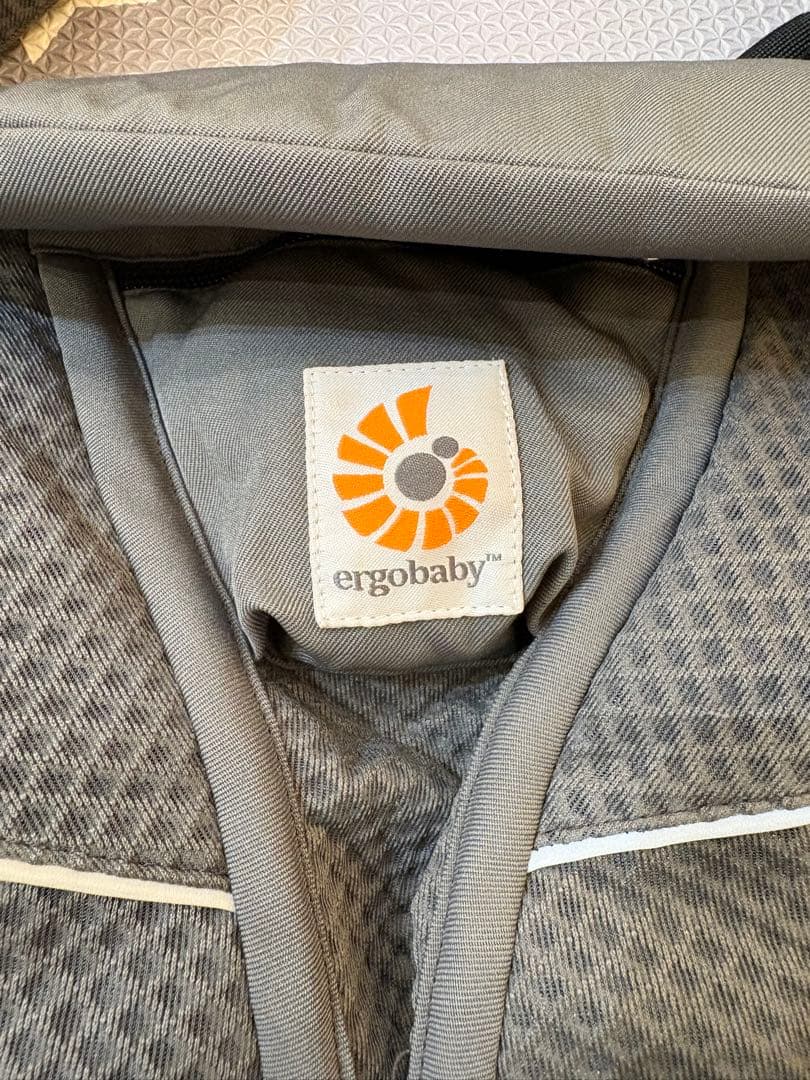 ergobaby OMNI Breeze 抱っこひも グラファイトグレー