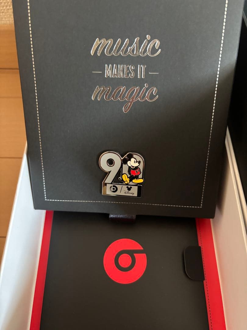 Beats Solo3 ミッキーマウス　生誕90周年　ヘッドホン　ディズニー