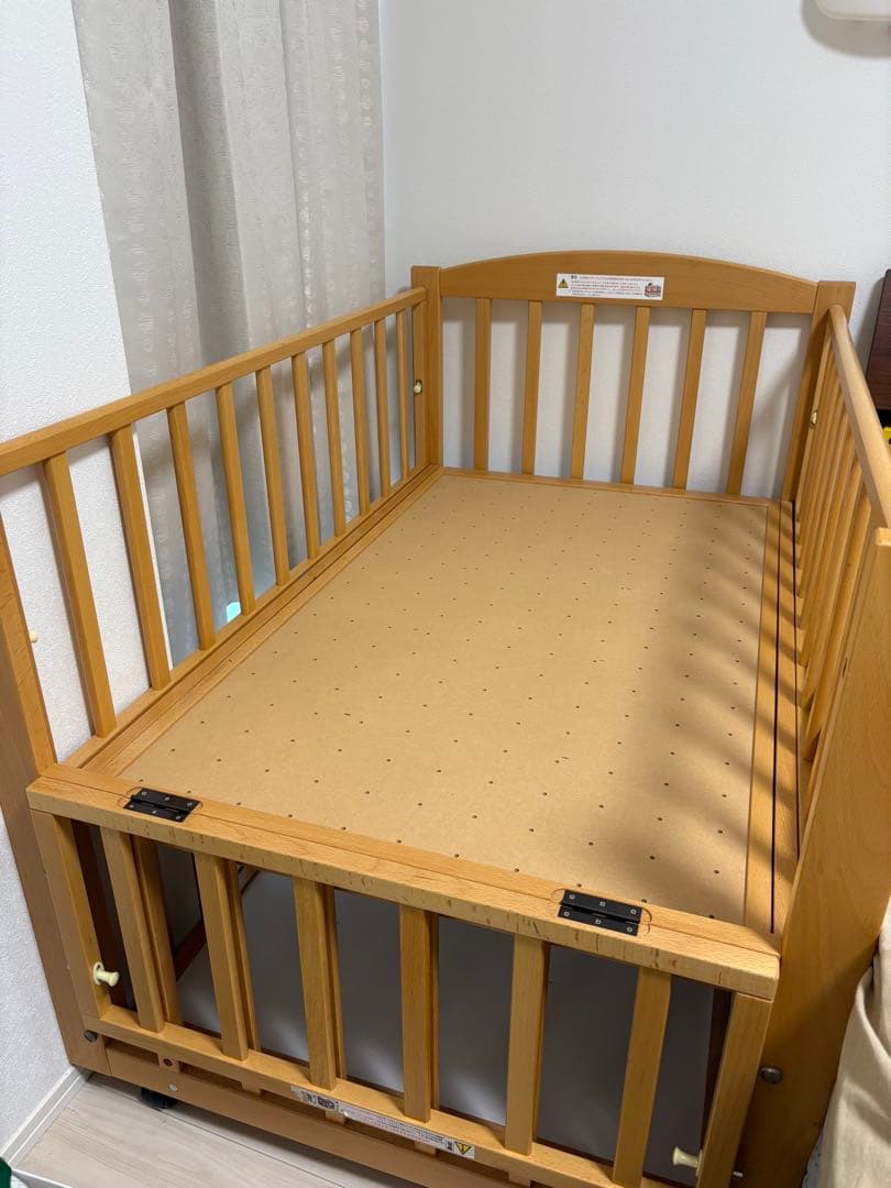 ヤマサキ　スリーオープン　木製 ベビーベッド