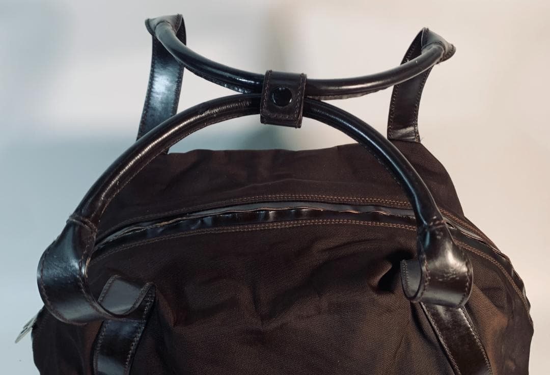 Gucci 茶色いナイロン製トートバッグ