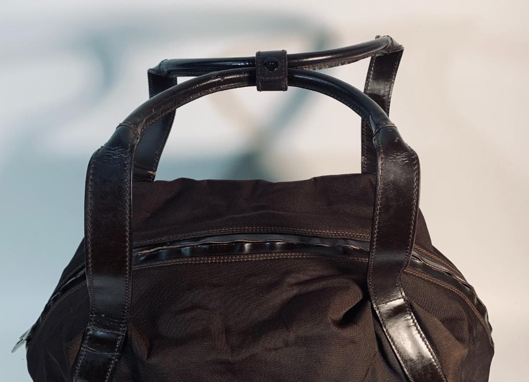 Gucci 茶色いナイロン製トートバッグ