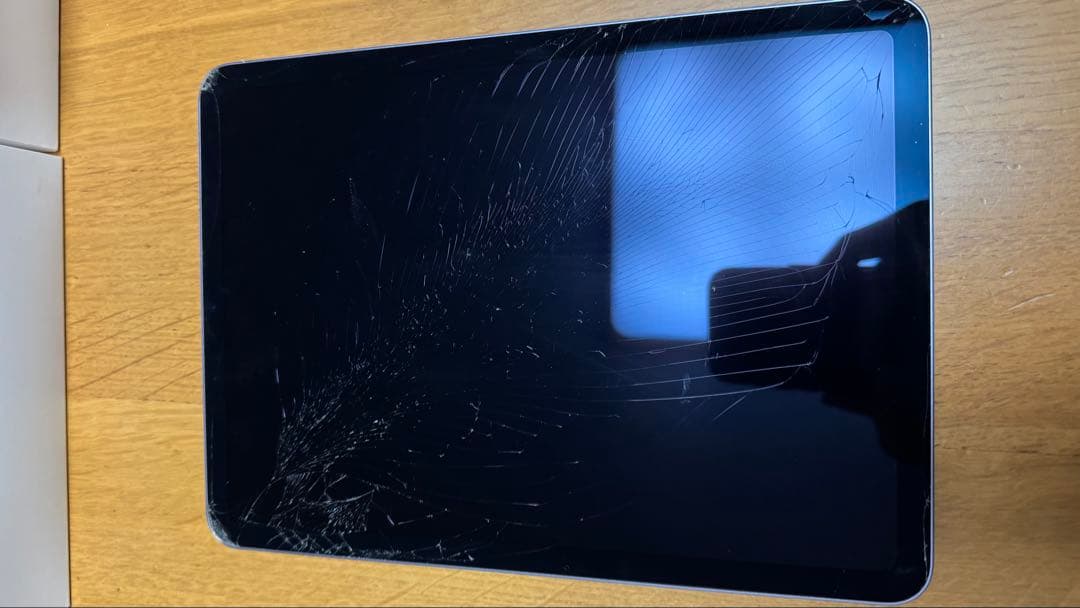 【画面ヒビ割れ】第5世代 iPad Air M1 11インチ 64GB