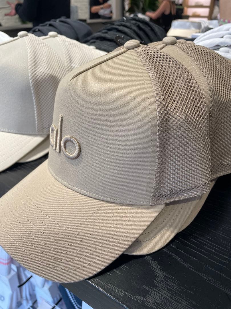 ★alo★ District Trucker Hat ベージュ