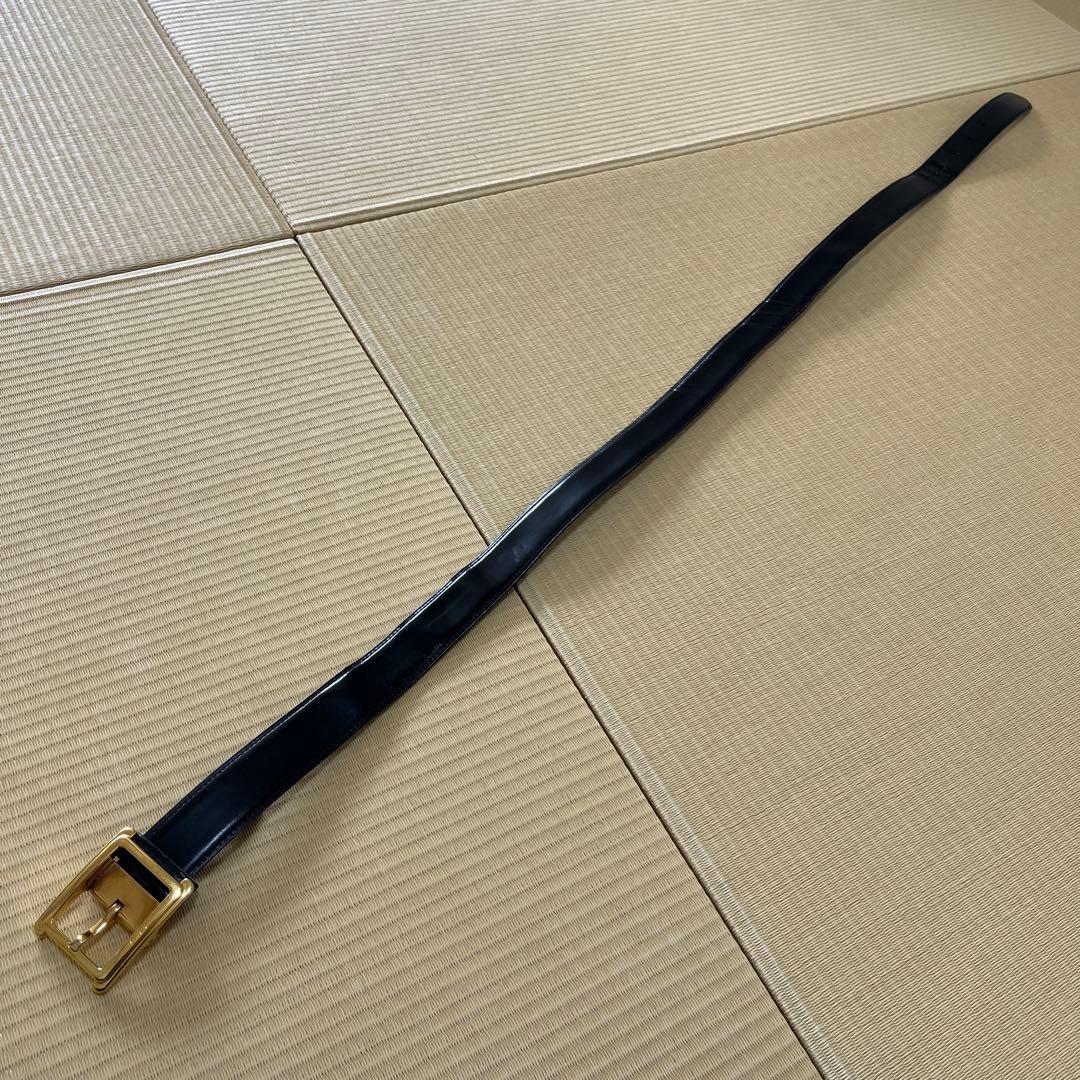 Cartier 黒ベルト 金色バックル