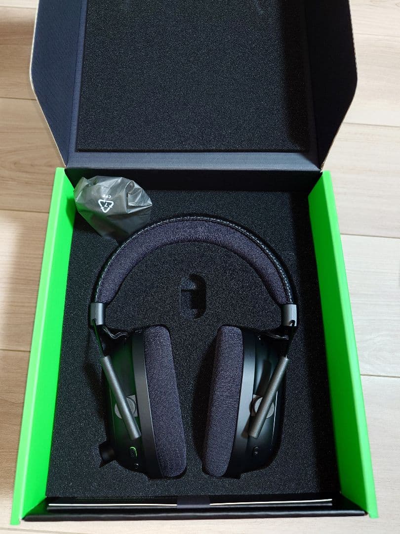 【美品】Razer BlackShark V2 Pro ワイヤレスヘッドセット