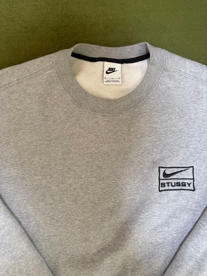 Nike Stussy グレー スウェットシャツ