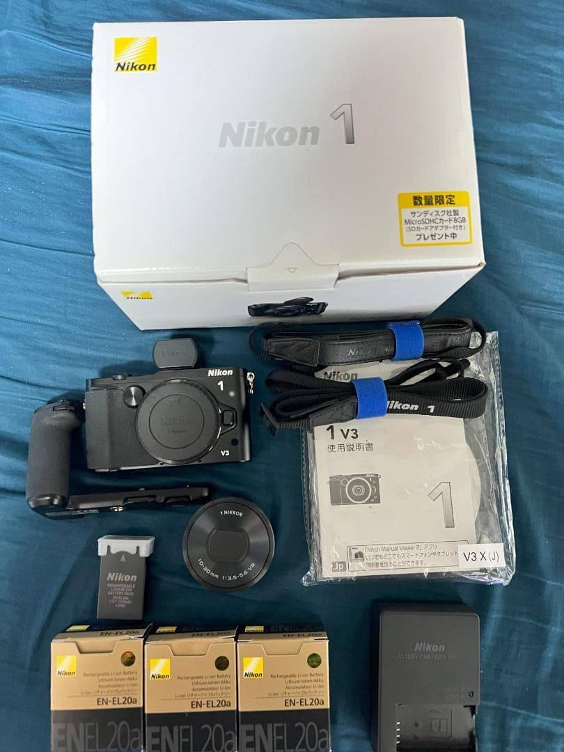 【美品】Nikon1 V3 ミラーレスデジタル一眼レフ プレミアムキット