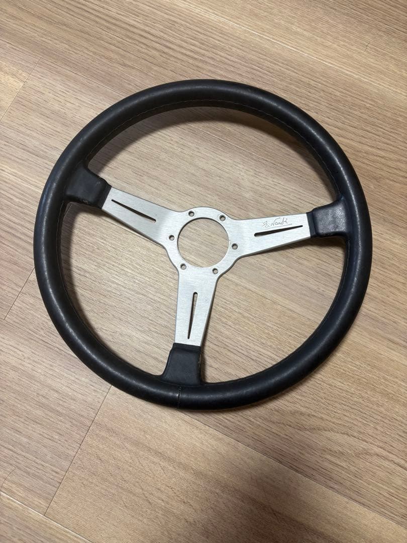 E. Nardiステアリング 3スポーク